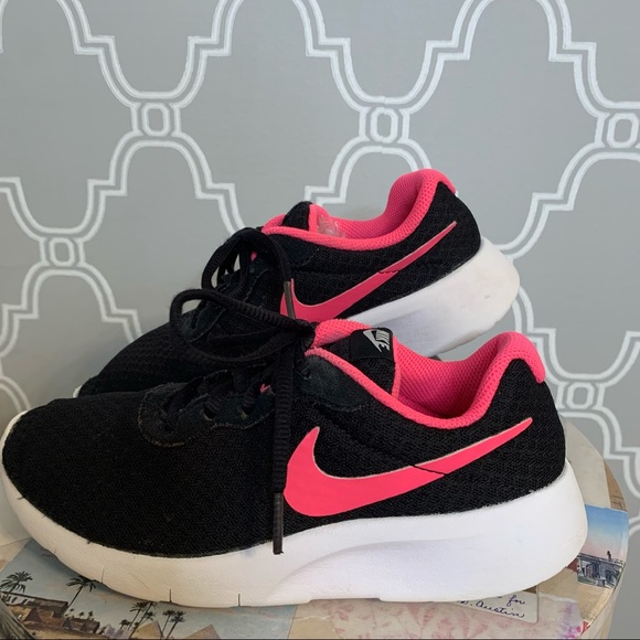 nike tanjun 4y